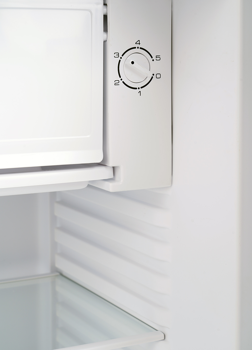 Refrigerator Mystery MRF-8100W